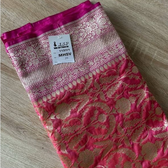 Saree - Picture 1 of 3